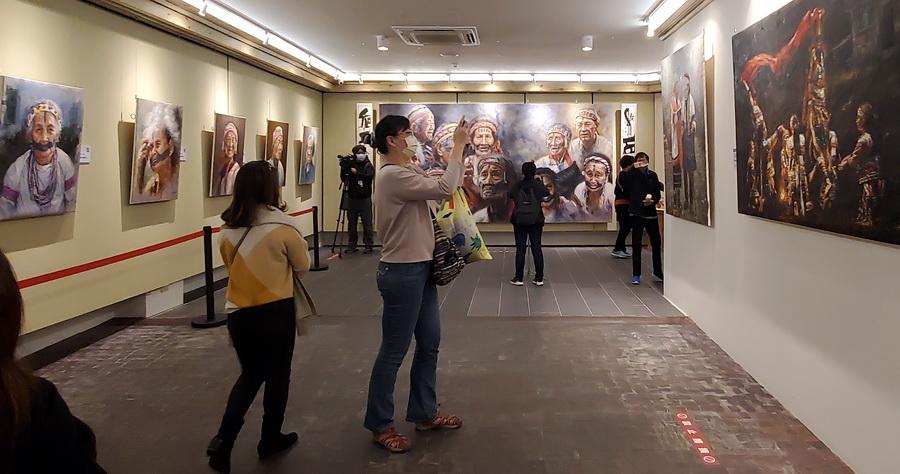 影音∕用文面臉譜訴說原民故事  「重拾紋路」張文松特展原味登場