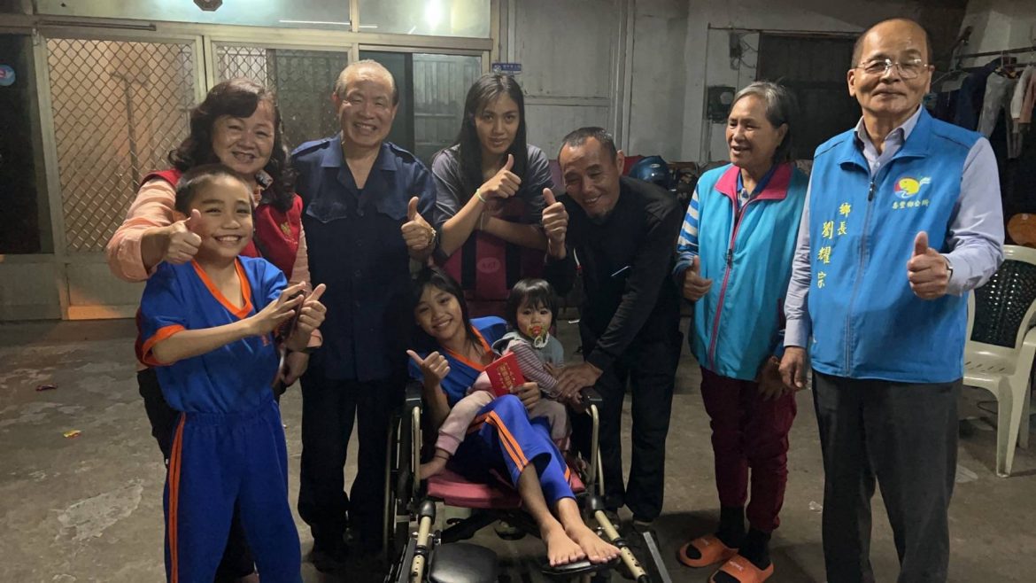 玻璃娃娃生性樂觀 劉耀宗致贈獎助學金鼓勵  