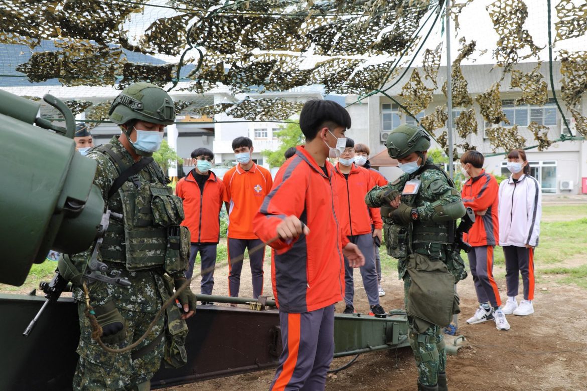 保家衛國強化軍事戰力  花蓮高工參訪花東防衛指揮部