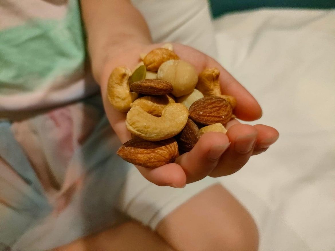 疫情期間宅在家 划手機吃零食不發胖的秘密