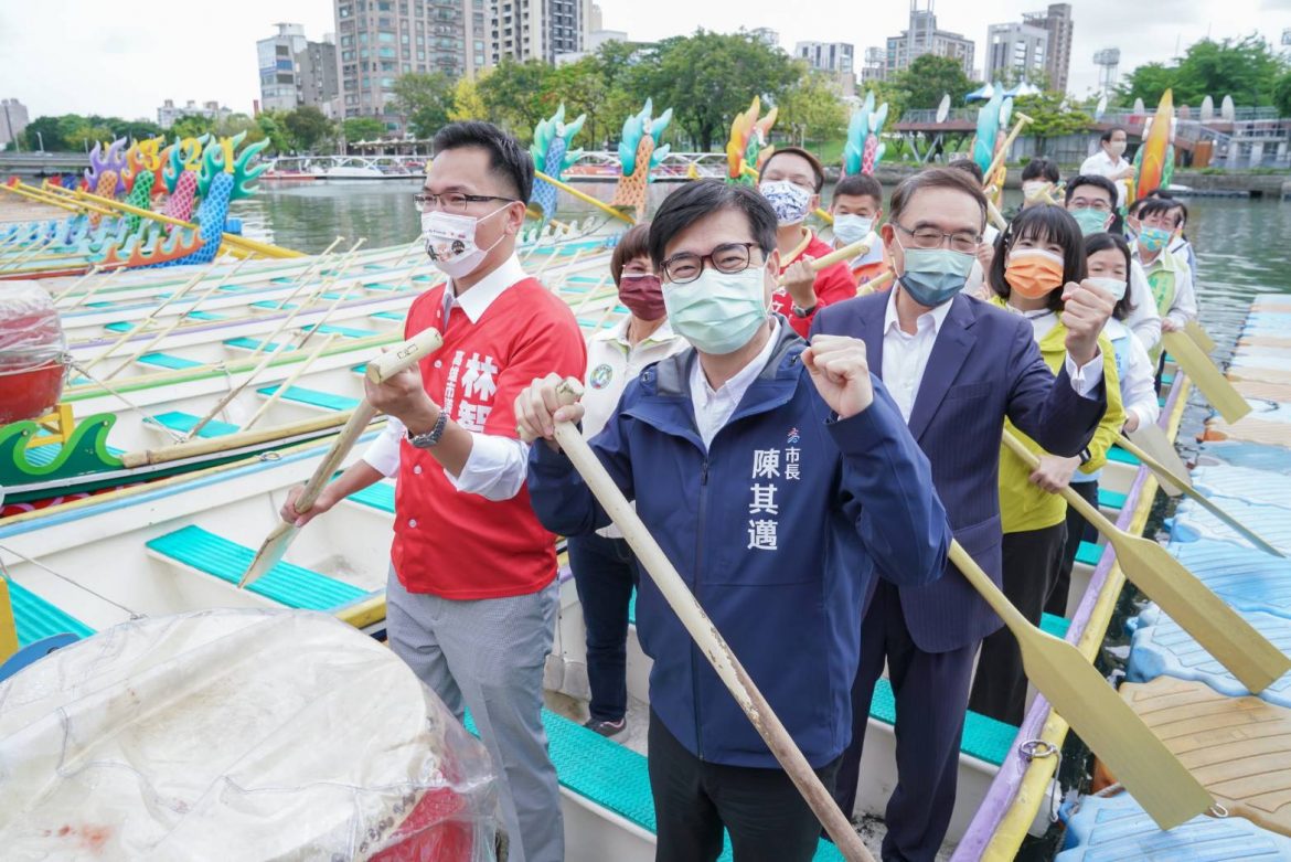 出席高雄愛河龍舟嘉年華點睛儀式　陳其邁：逐步開放水域、增加親水空間