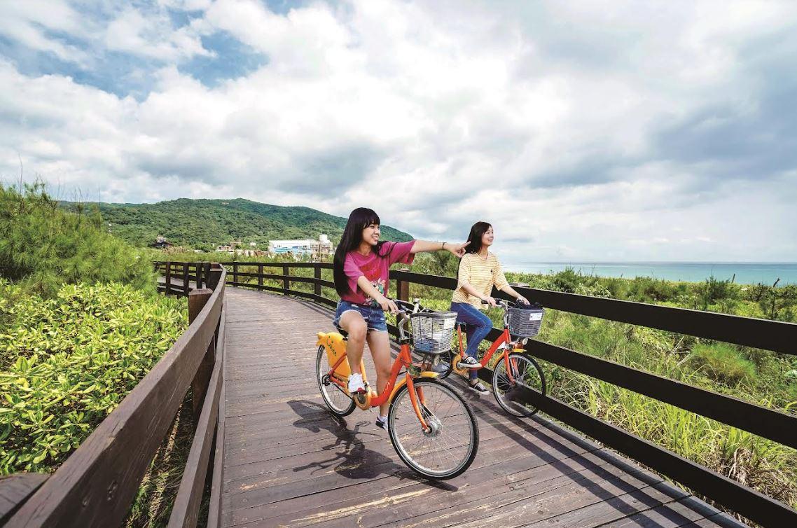 響應世界自行車日  踩動踏板暢遊蔚藍北海岸 限量紀念杯墊帶回家