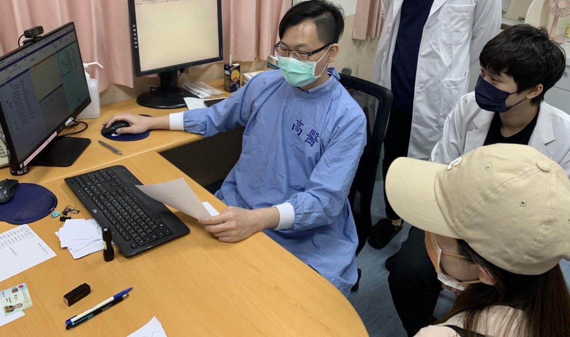 天氣熱腋下飄異味？醫曝： 2招可消除臭味！