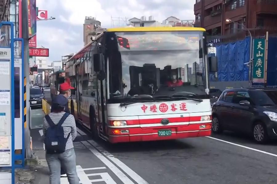 比照三級減公車車次？ 交通局：逐步調整