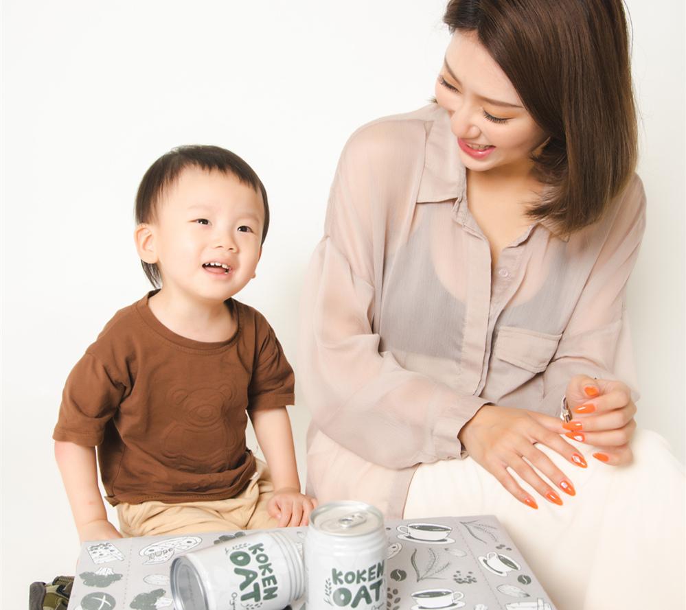 黑澀會美眉妖嬌推薦「假乳」  燕麥奶旋風席捲全台
