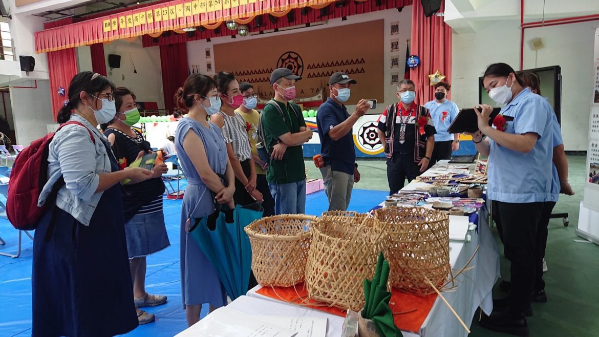 整個學校是一座植物園  蘭嶼高中畢業典禮呈現民族教育成果