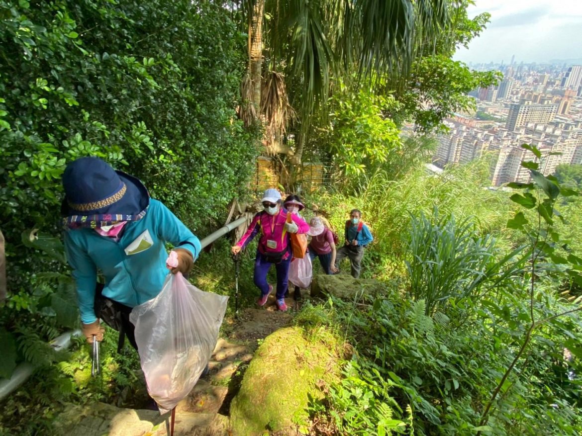 民間志工協巡真窩心 新北登山安全更加分