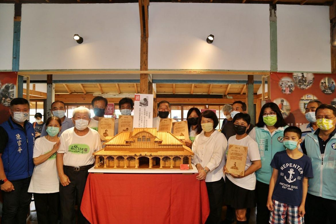 檜木模型達人陳振龍師生聯展 傳承嘉義木都工藝