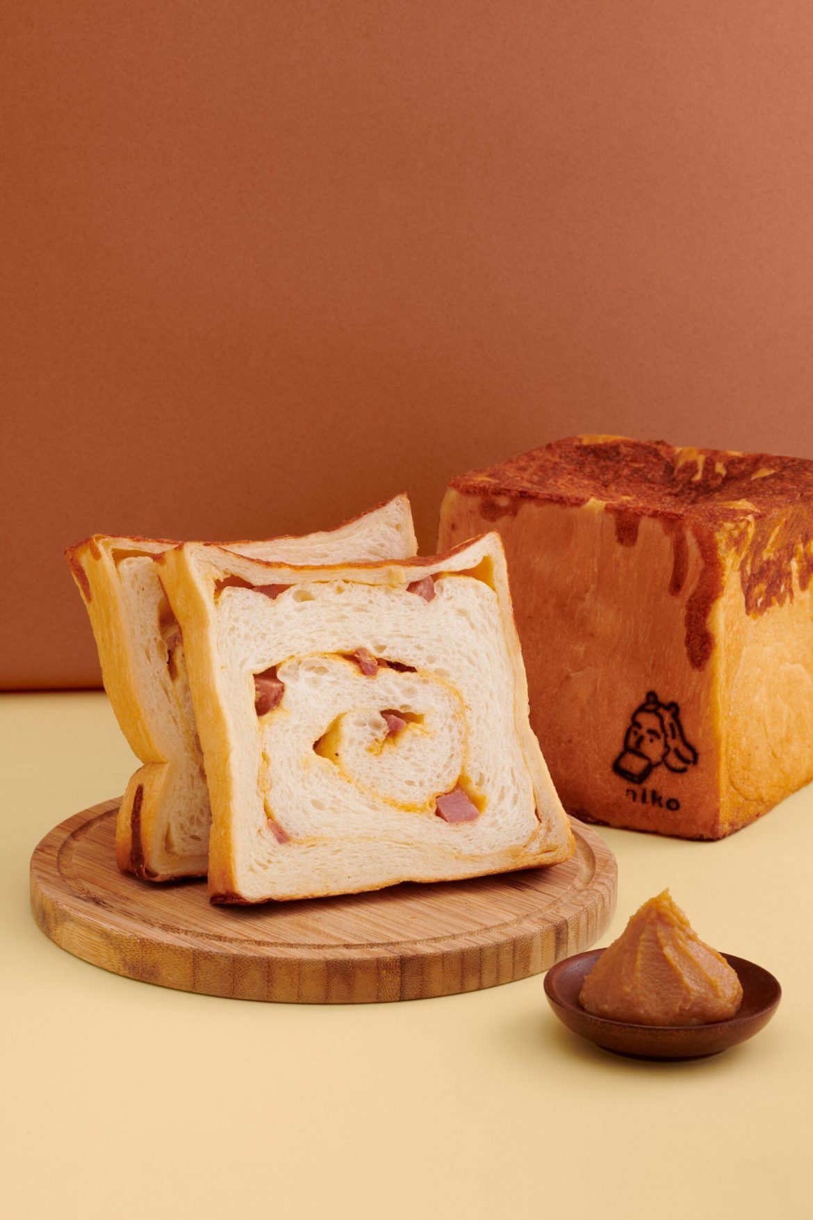 日香迎秋新品「味噌火腿起士」美肌生吐司鹹香上市！進駐台北迪化商圈