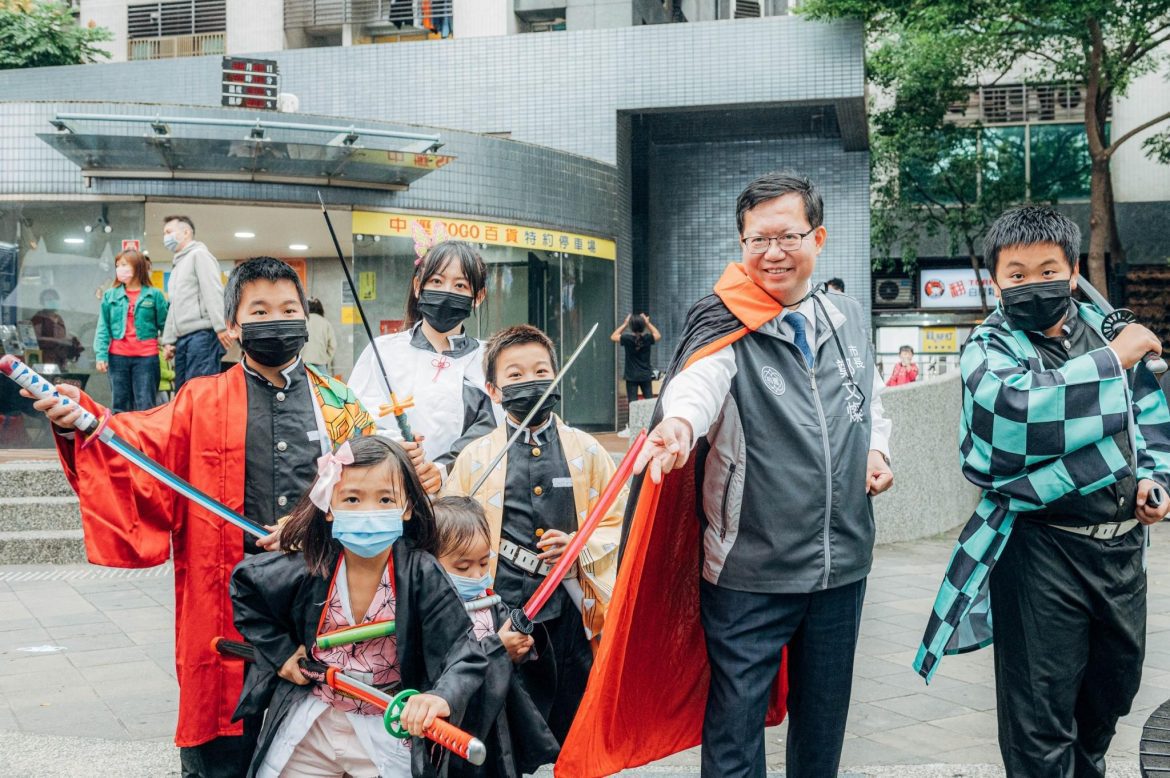 中壢六和商圈萬聖節變裝SHOW  與市民一同「妝魔作樣」