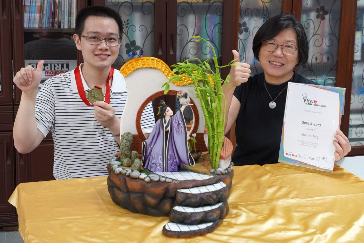 大葉大學陳奕廷翻糖創作精湛　新加坡國際廚藝賽奪金