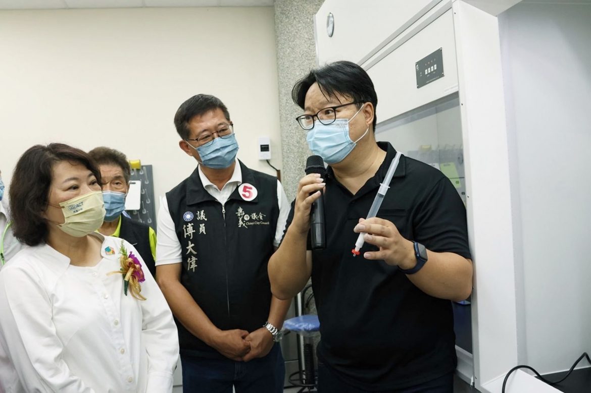 嘉市果菜市場為食安把關　設雲嘉南首間「質譜儀農檢設備檢驗室」