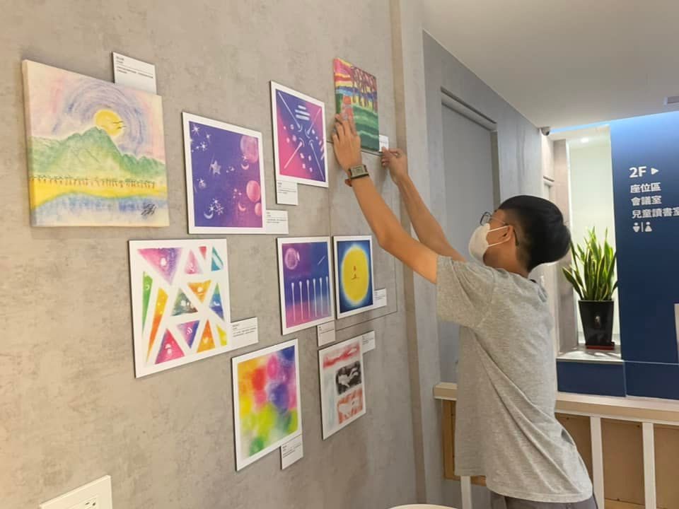 臺東縣少年多元適性發展方案成果  即日起藍調咖啡展出
