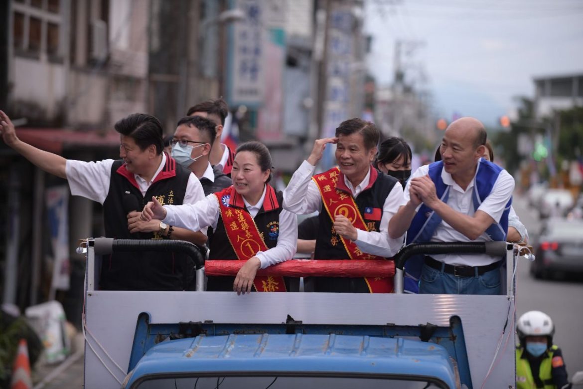國民黨團結誓師大會　韓國瑜現身力薦徐榛蔚