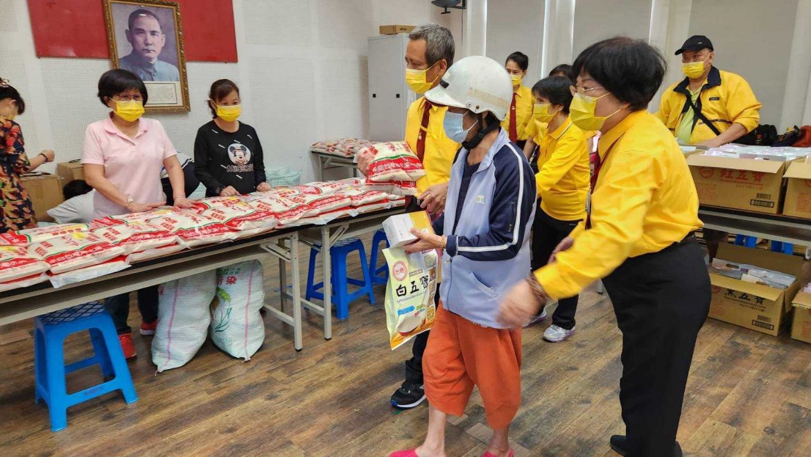 中和玄音妙善堂冬季布施  愛心物資助百戶弱勢家庭