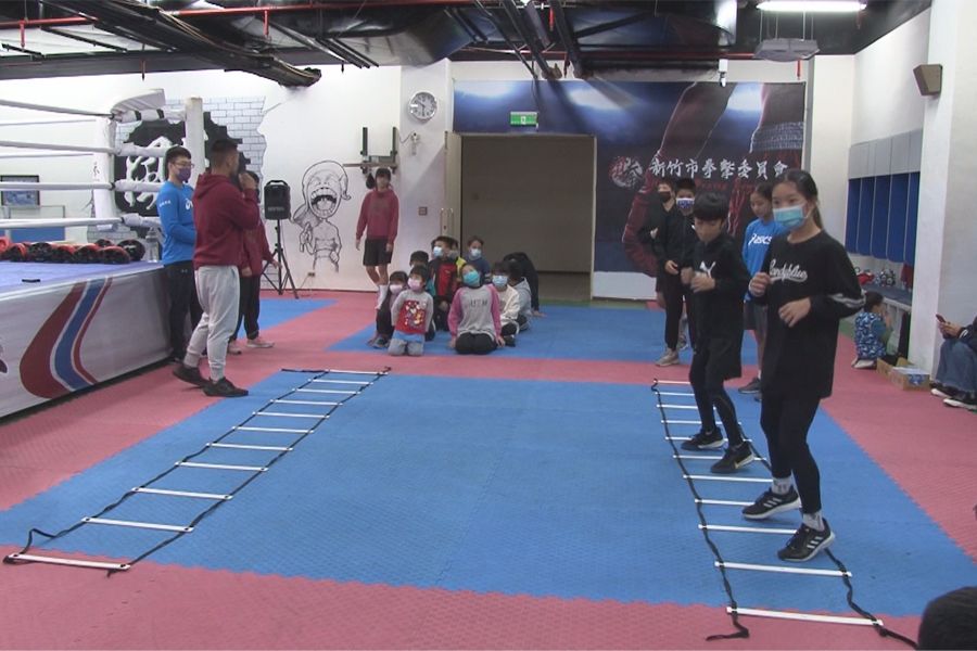 部落WAWA生活品格營  小學員們齊打拳