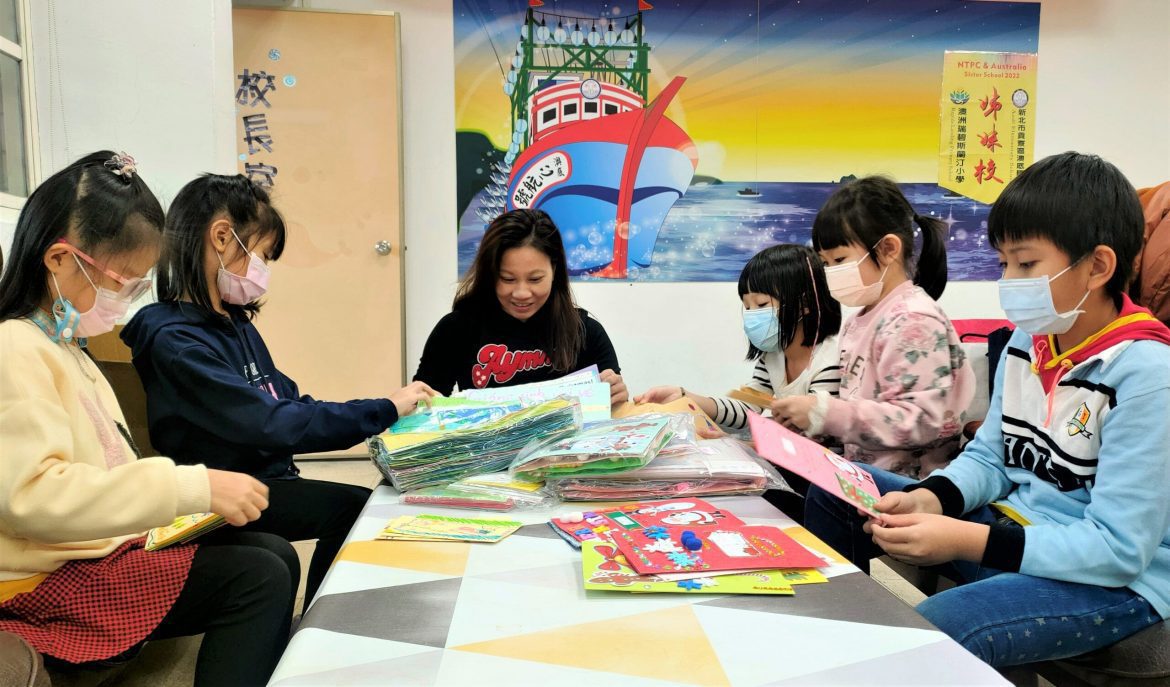 新北、河內市國際雙城慶耶誕  千名台越學生交換賀卡、傳遞愛與幸福