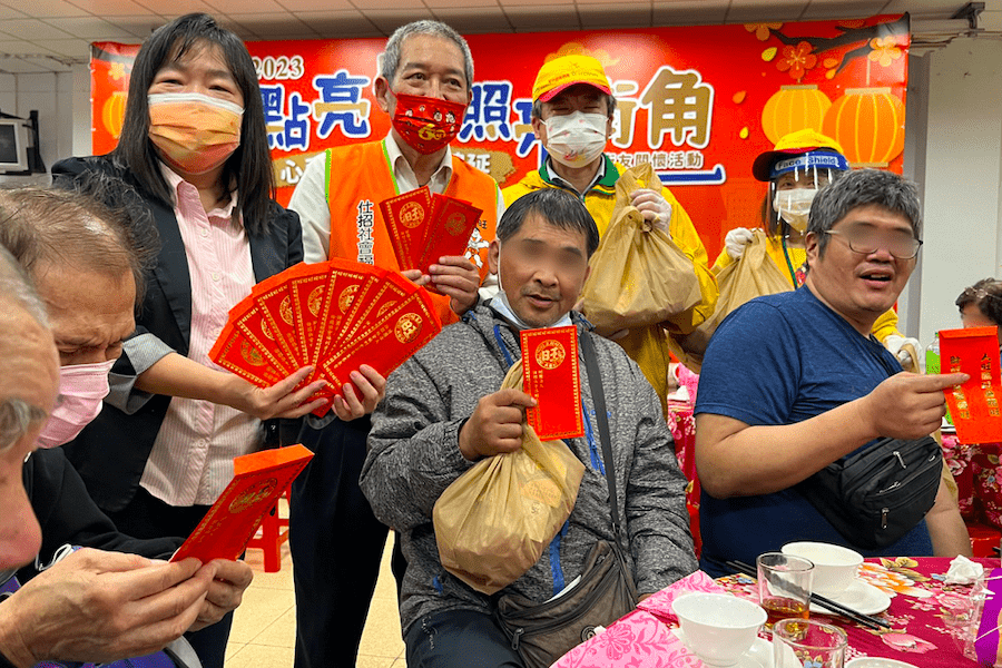 點亮星空  照亮街角  社會局與善悅關懷協會為街友舉行多項公益活動