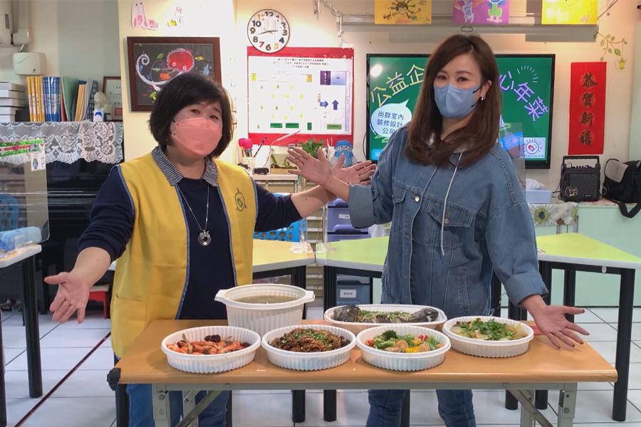 智協攜手熱心人士  熱騰騰年夜菜贈弱勢家庭
