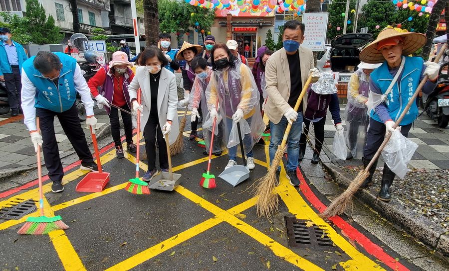 年終大掃除礁溪誓師　200志工掃街迎新年