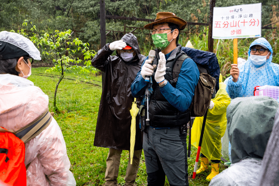 掌握交通資訊開心FUN天燈    與登山專家ㄧ起淨化山林