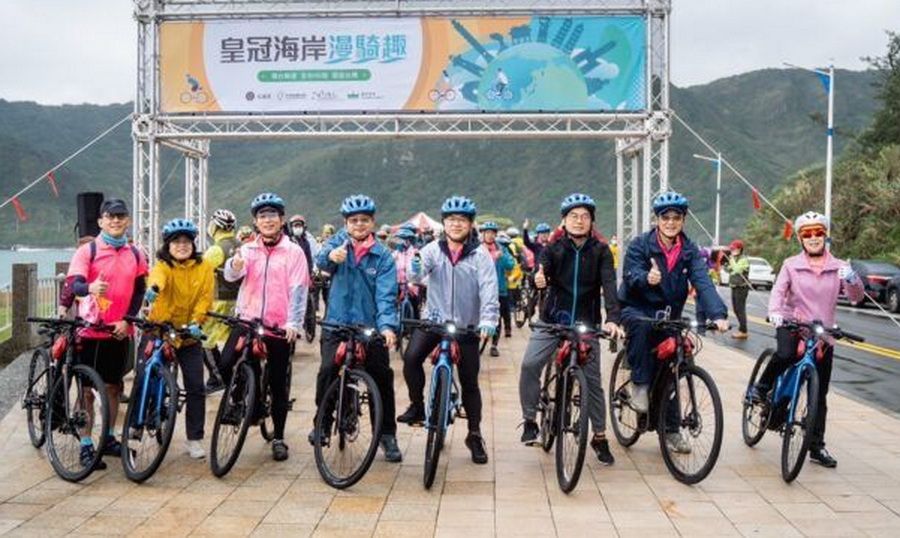 皇冠海岸帶領全台串起45條路線　結合各地觀光圈店家超過千人邊騎邊玩