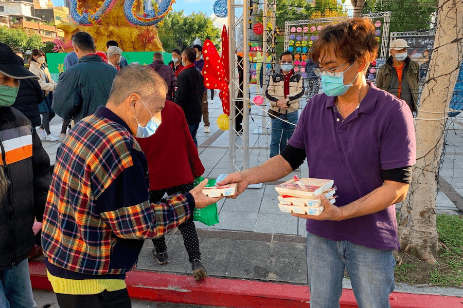 250份「新北青農力便當」寒冬送暖   助無家者享用溫馨年夜飯