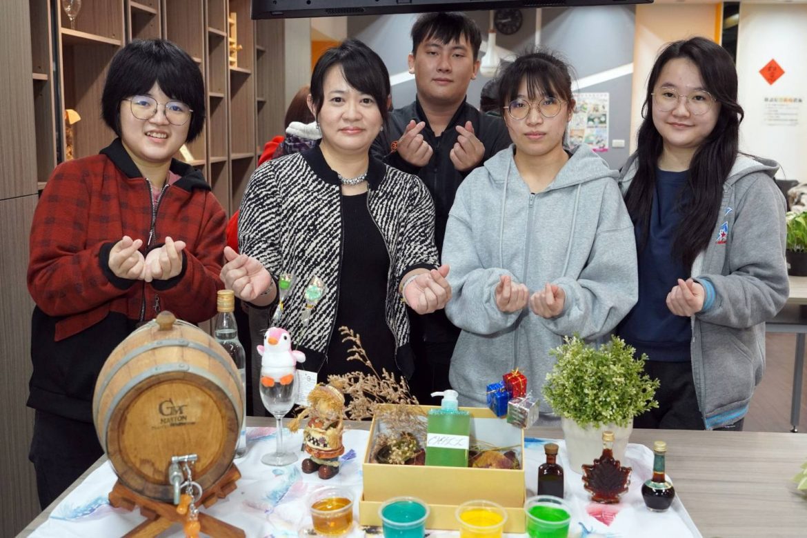 大葉大學藥保系教學生把想法變產品　手工皂好用又具賣相