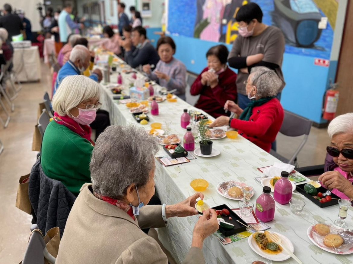 嘉義大學力推優質無毒食材　用創意料理陪長輩歡「馨」迎新年　