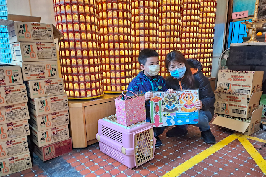 春節為毛寶貝點平安燈   兔吉利來好運年年增