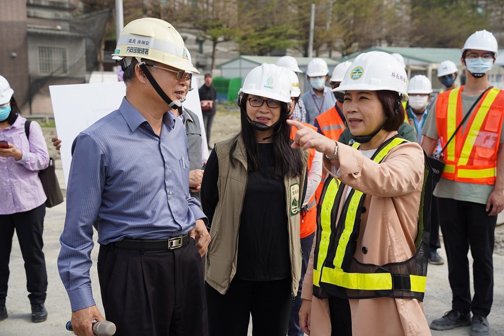 周春米視察瑞屏安居社宅  望未來讓居民住得安全又安心