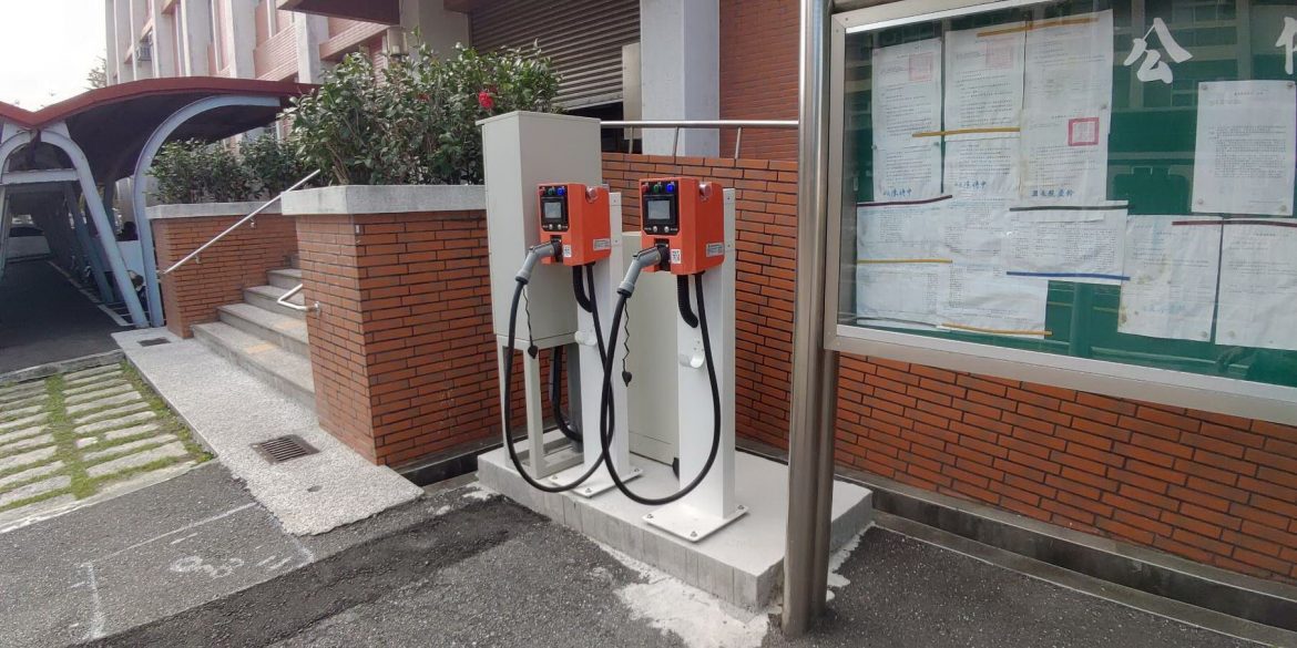 設置免費充電站　東縣稅務局提供便捷電動機車充電服務