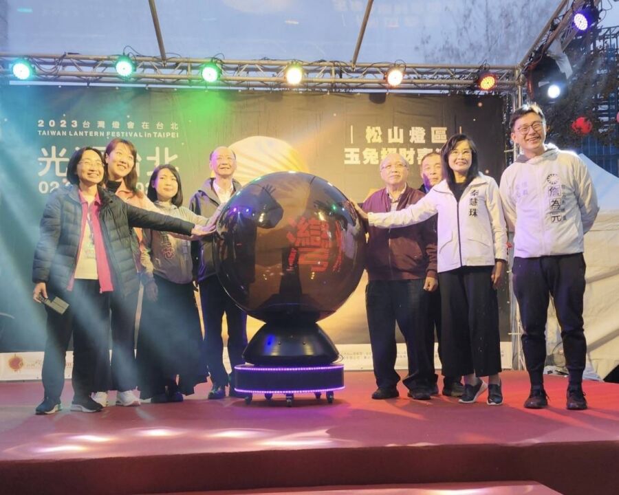 2023台灣燈會在台北　7米高的慈祐宮Q版媽祖松山燈區登場