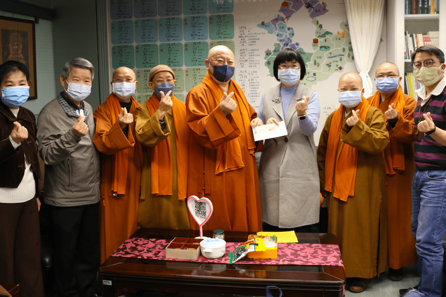新北市佛教會釋如乘認同市長好好做代誌    捐百萬助弱勢團體