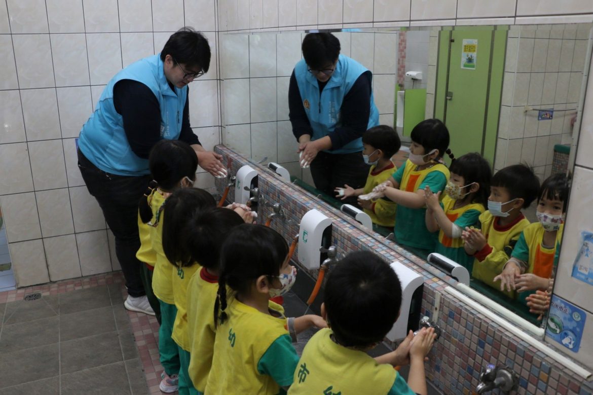 小心腸病毒上身 花市幼兒園教導洗手防疫