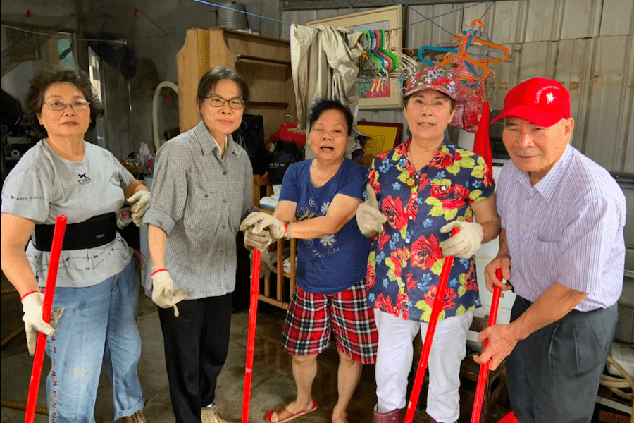 清善志工團和里長協助聽障阿伯整理環境    獲得嶄新生活空間