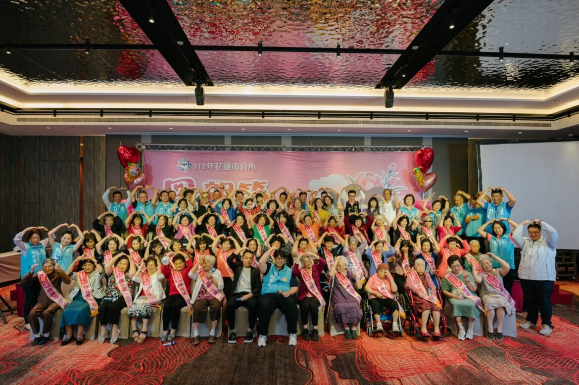 花蓮市53名母親代表 接受魏嘉彥表揚祝福