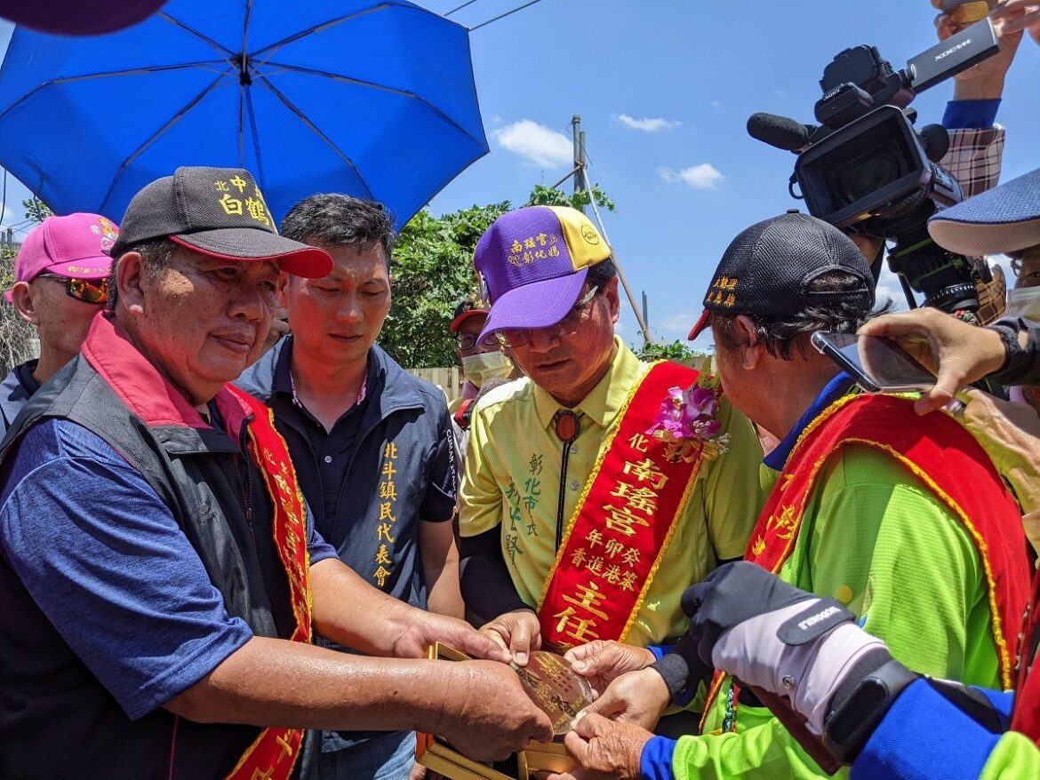 南瑤宮笨港進香接貳香與對龍銀　核對完全併攏完成歷史宗教儀式