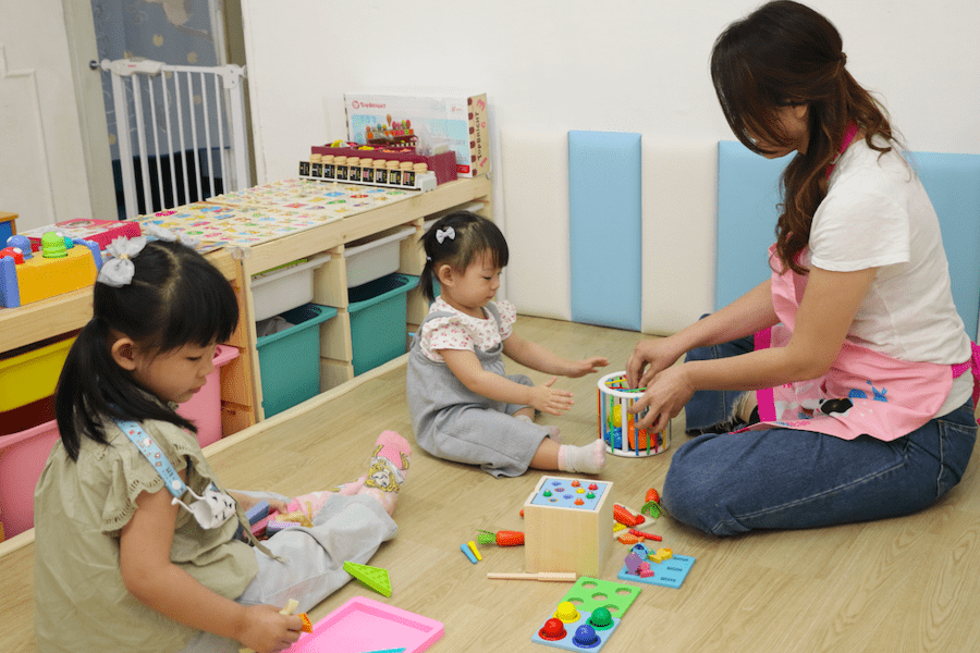 新北市開辦定點臨托     首處在淡水捷運站附近     同一時段可收托4名另擴大臨托和夜托補助