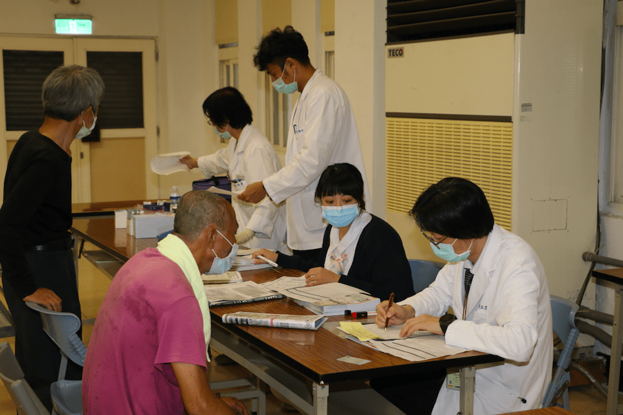 「粽愛飄香慶端午」街友關懷活動     禮金、義診、洗澡車     溫暖佳節