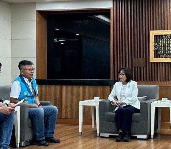 陳情提高家長代表比例   康裕成代向高市府提請願案