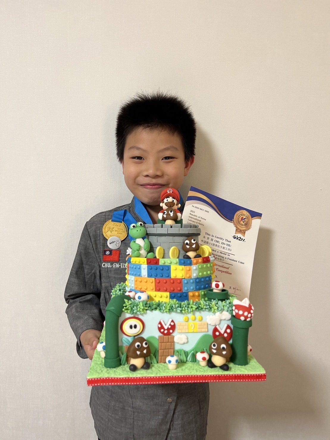 年僅八歲  中道小學朱恩慶榮獲翻糖蛋糕創意設計比賽金牌