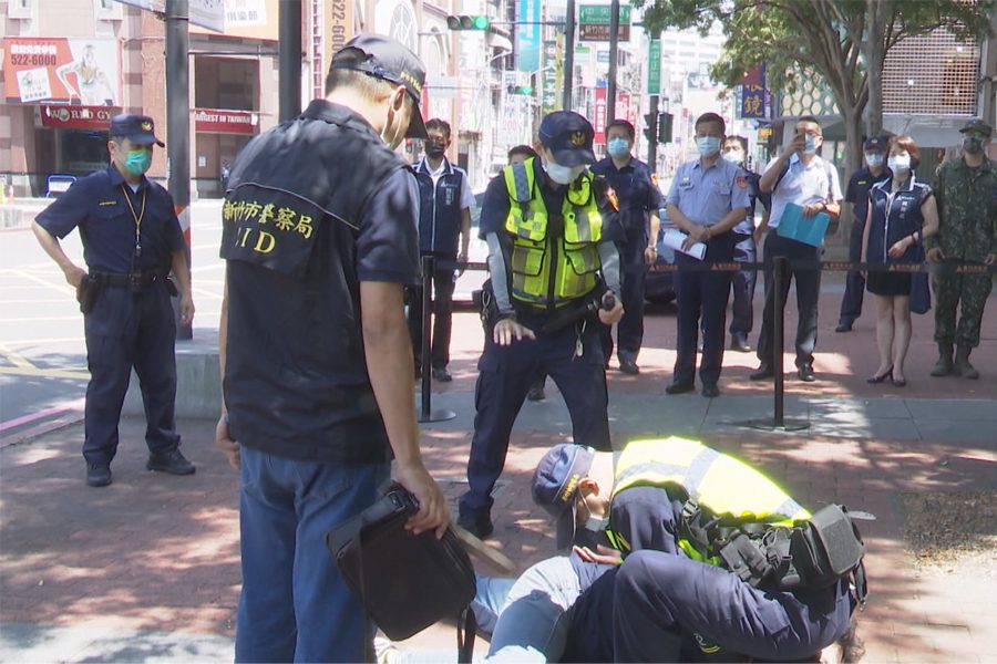 銀光守護長者視力  百位長輩免費驗光配鏡