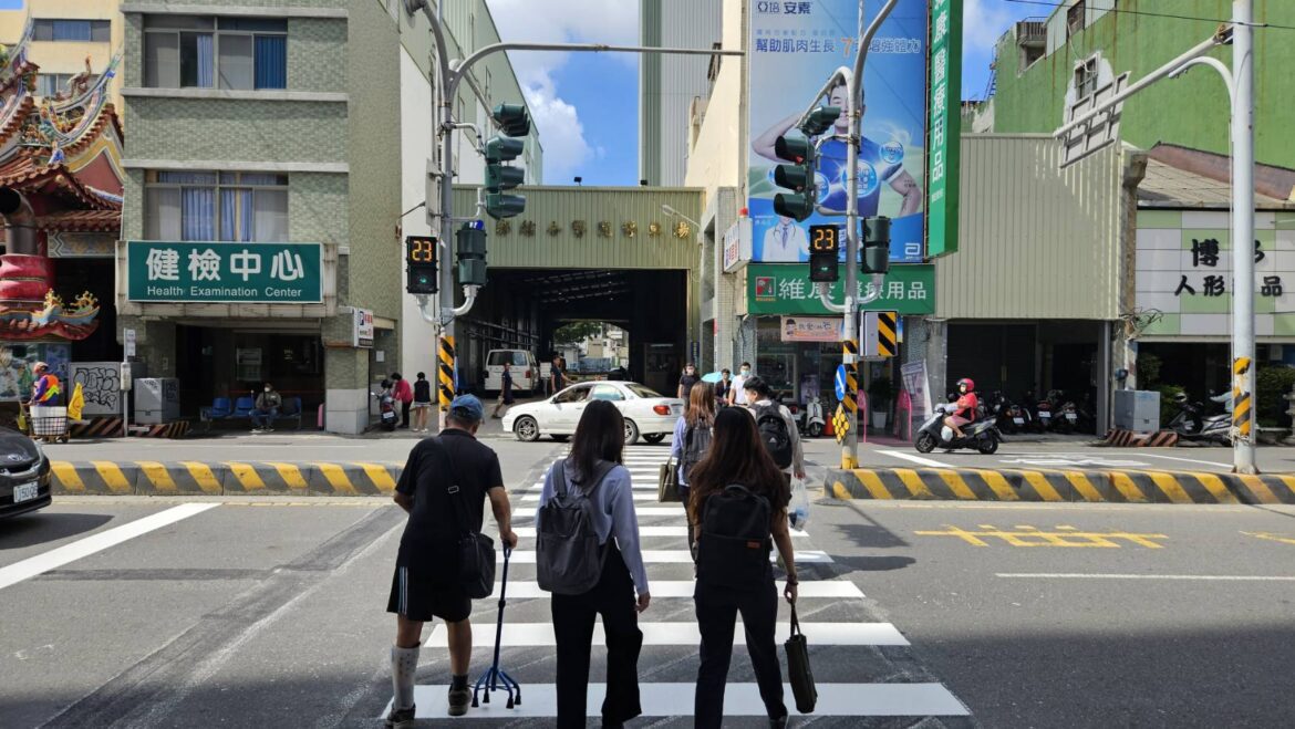郭綜合醫院前方路口號誌調整改善完成 兼顧行人通行以及行車的安全