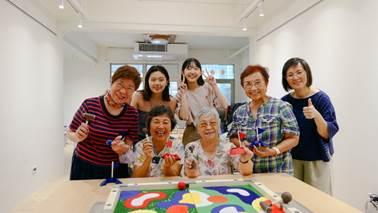 臺科大USR計畫為高齡者開發桌遊「球球樂園」 與長輩共遊同樂