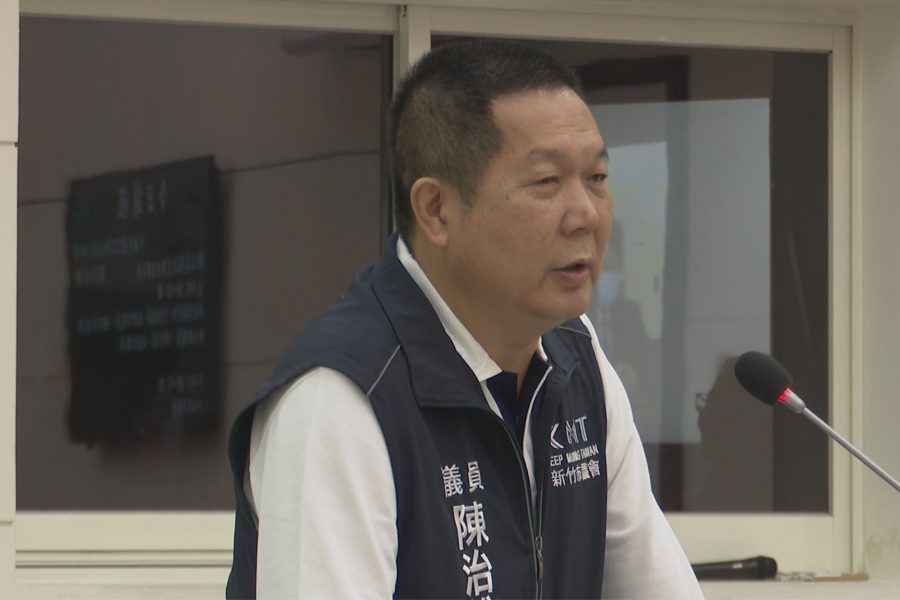 陳治雄關心石坊街路面  盼文化局多用心