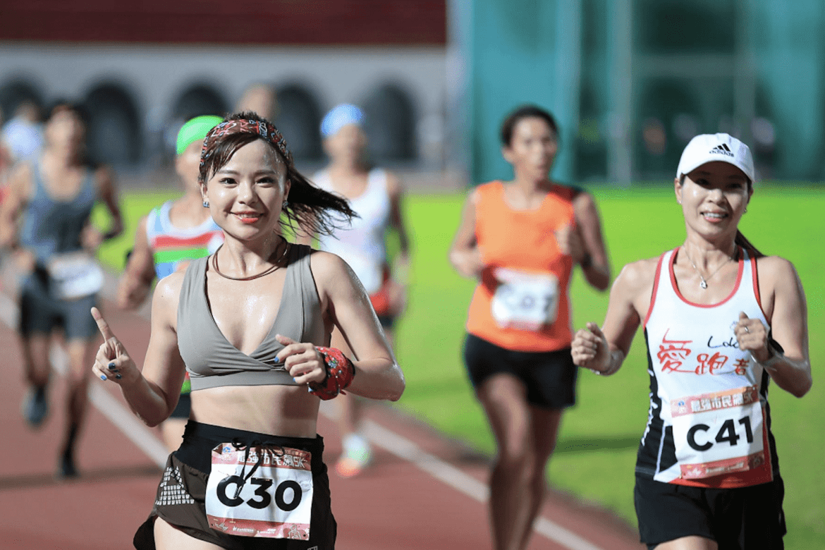 新北5000公尺挑戰賽五週年      女星黃沐妍、運動甜心HiCindy、美女警官謝伯韶10位女神配速員引爆全場