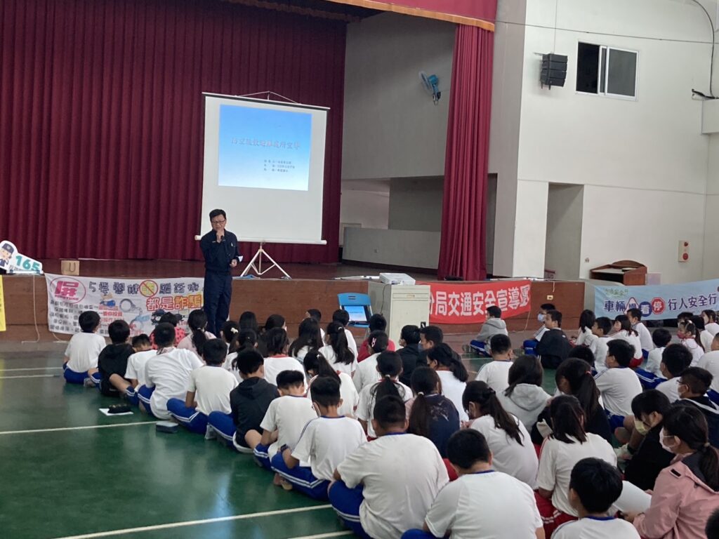 里警宣導列車開進校　聯合宣導交通、防詐、及防空疏散要領