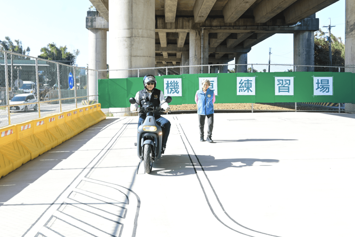 考照必修     平鎮區台66橋下機車練習場正式啟用     張善政力推安全騎乘