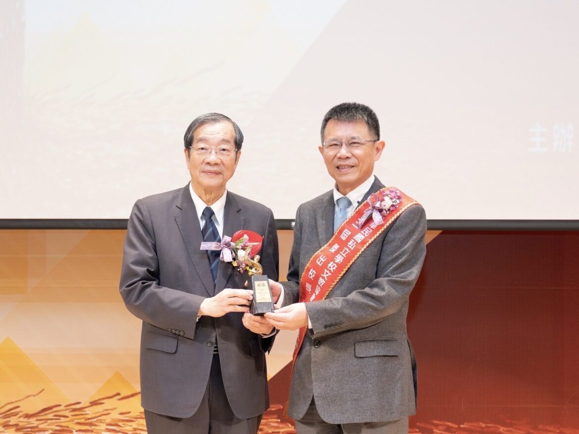 第七屆私校傑出教育家暨第三屆傑出校長獎頒發　東吳校長潘維大獲獎